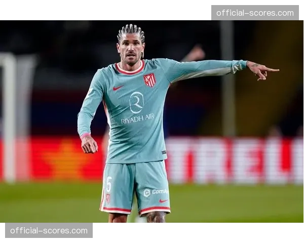 马德里竞技中场德保罗接受专访，谈如何在高压下完成高质量的转换传球