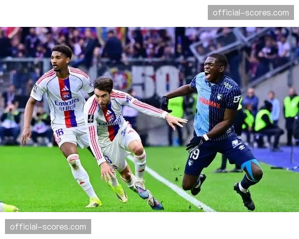 历史回顾：十年前的今天，一场法甲比赛创下单场攻守转换次数纪录